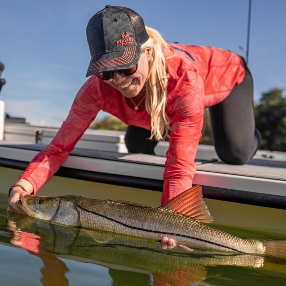 Realtree Wav3 Long Sleeve Performance Fishing Tee